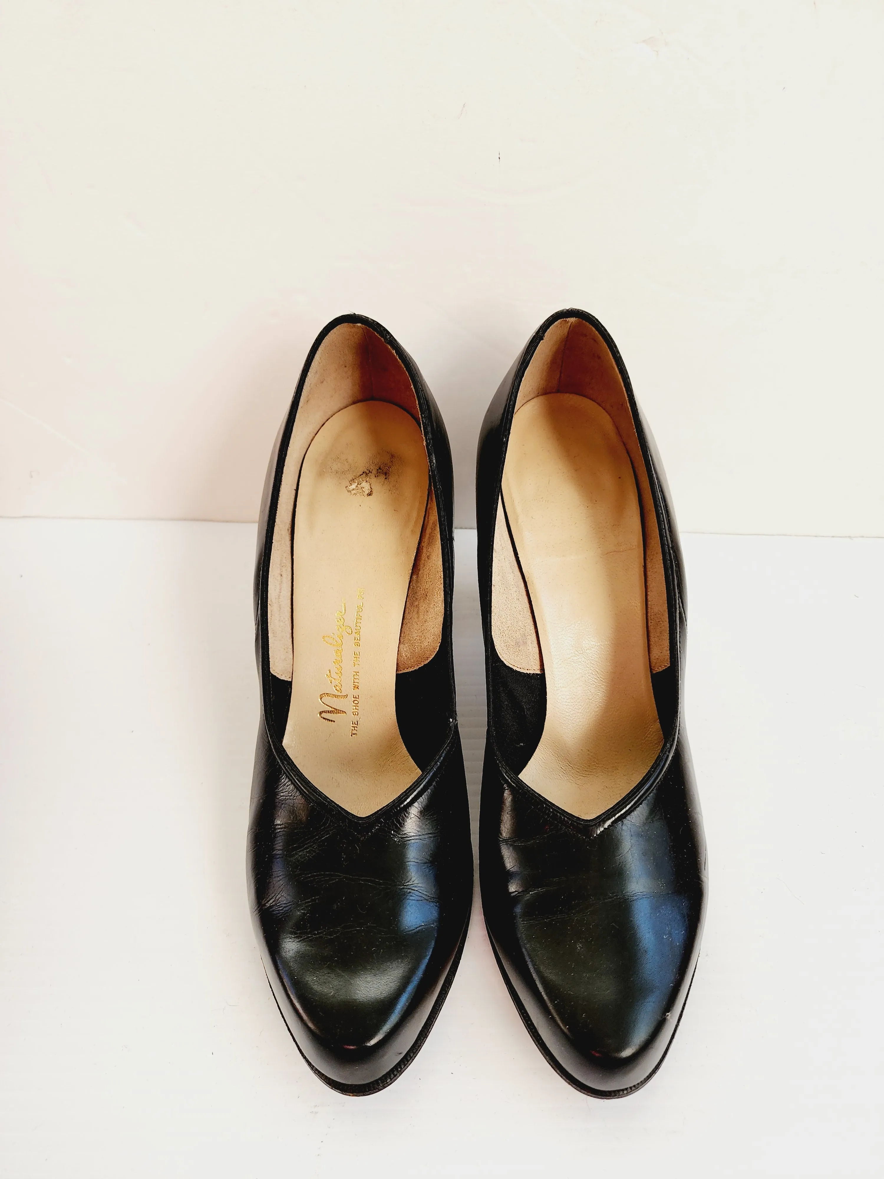 1930s Black High Heel Pumps Shiny Leather Classic by Naturalizer Size 6