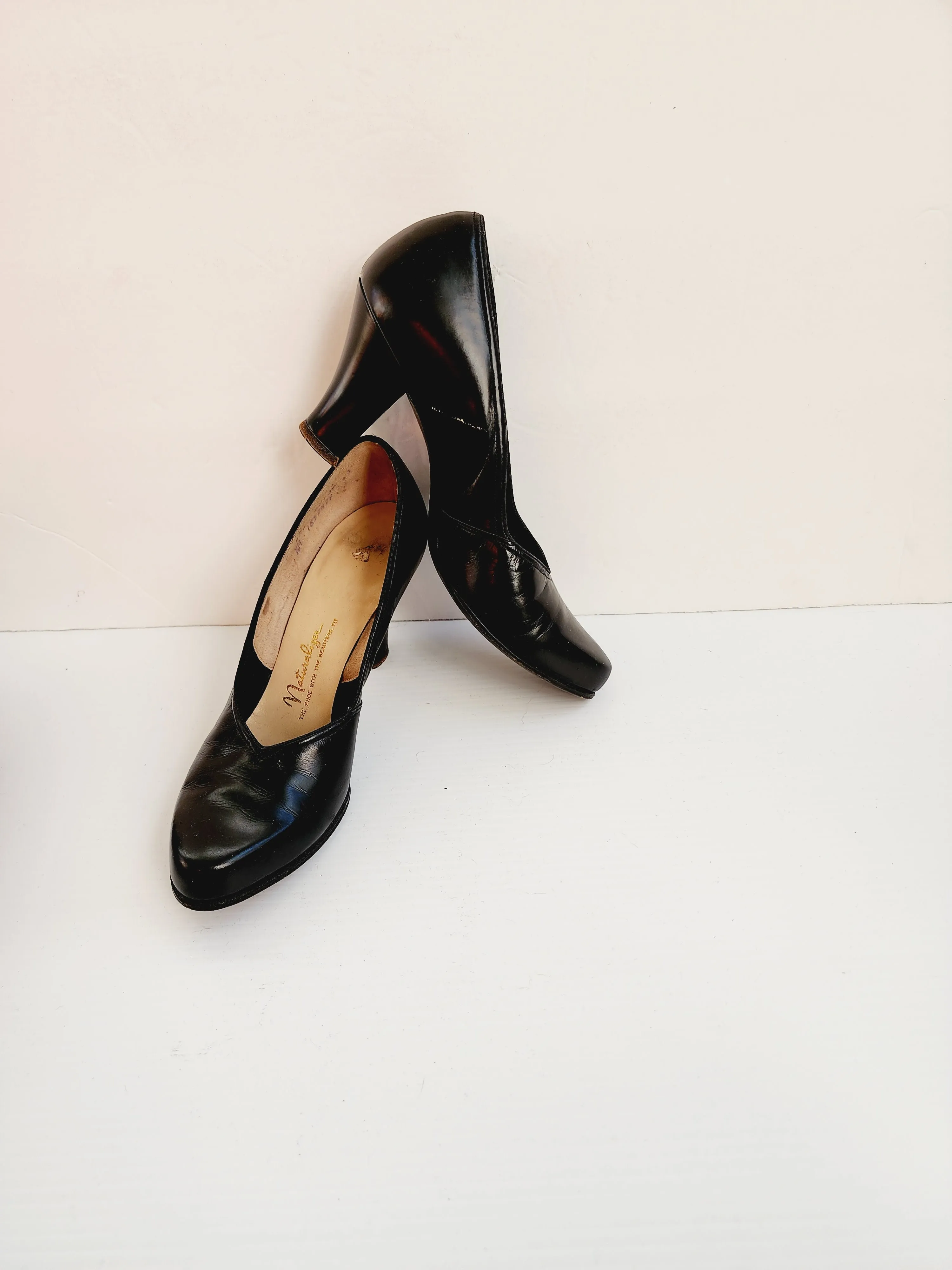 1930s Black High Heel Pumps Shiny Leather Classic by Naturalizer Size 6