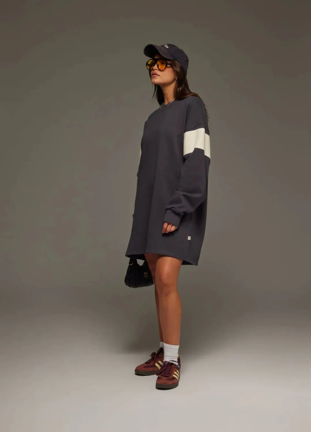 94 V-Neck Sweater Dress (Noir)
