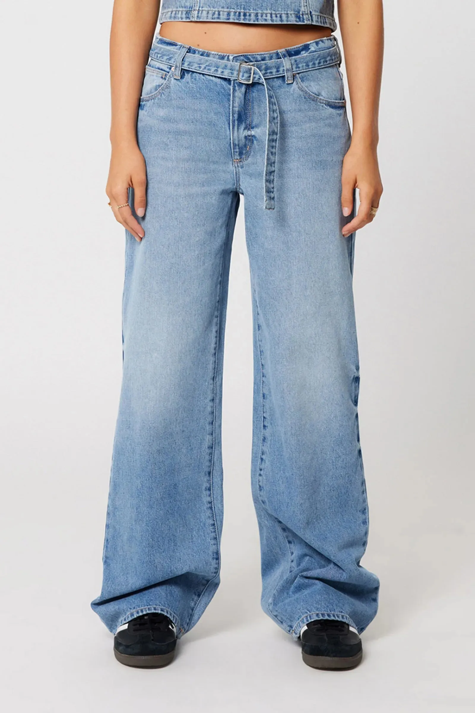 Abrand 99 Low Baggy Belt Jean - Liv - Light Vintage Indigo