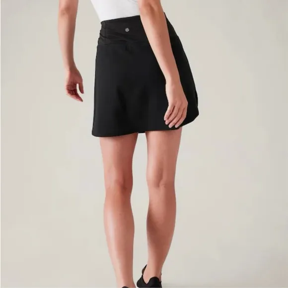 Athleta Fairway Gold Skort 16” Black Size Large Tennis Running Golf Athleisure