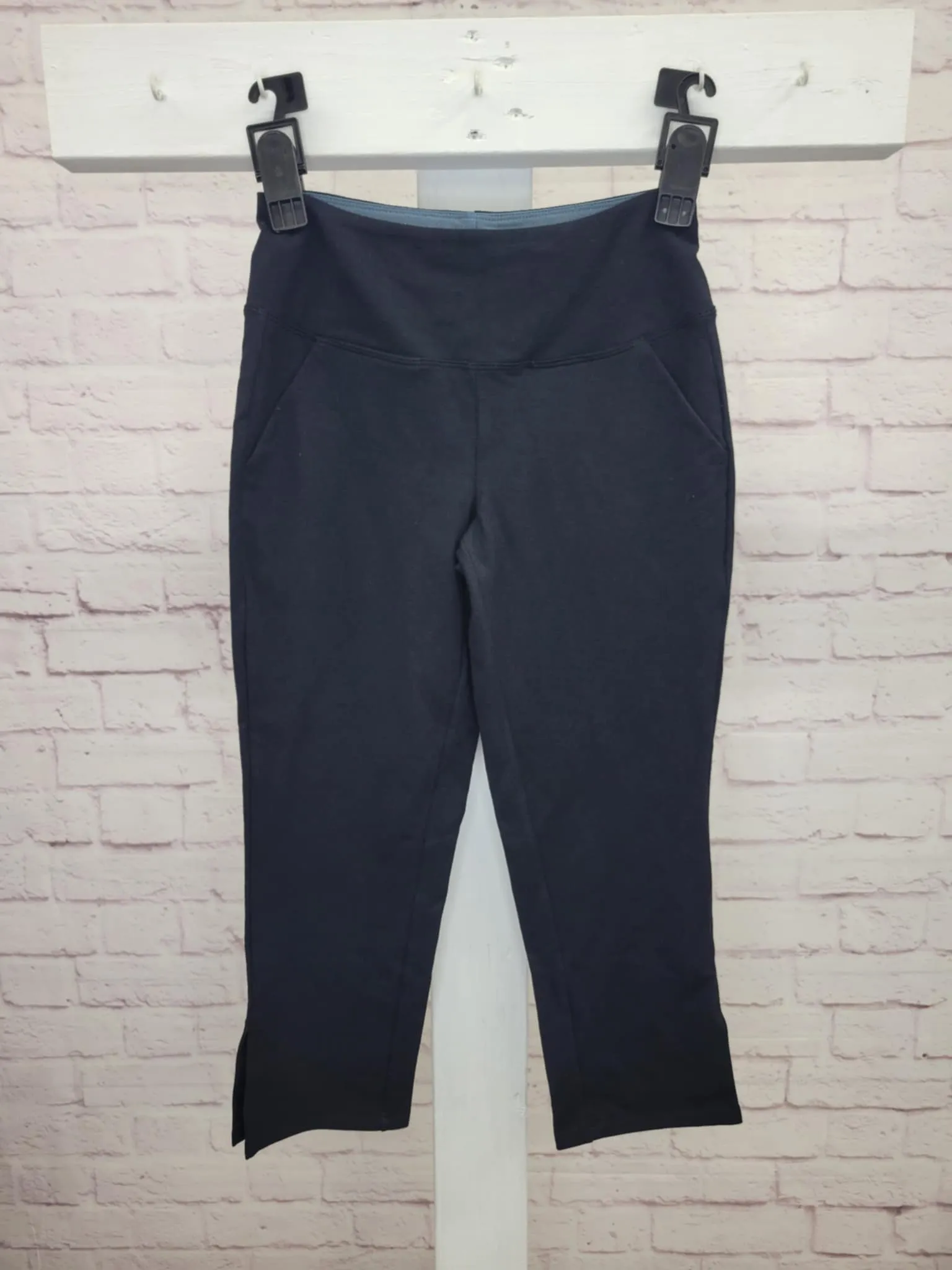BLACK A648210 Women with Control Tummy Control Petite Knit Crop Pants (MULTIPLE SIZES AVAILABLE)