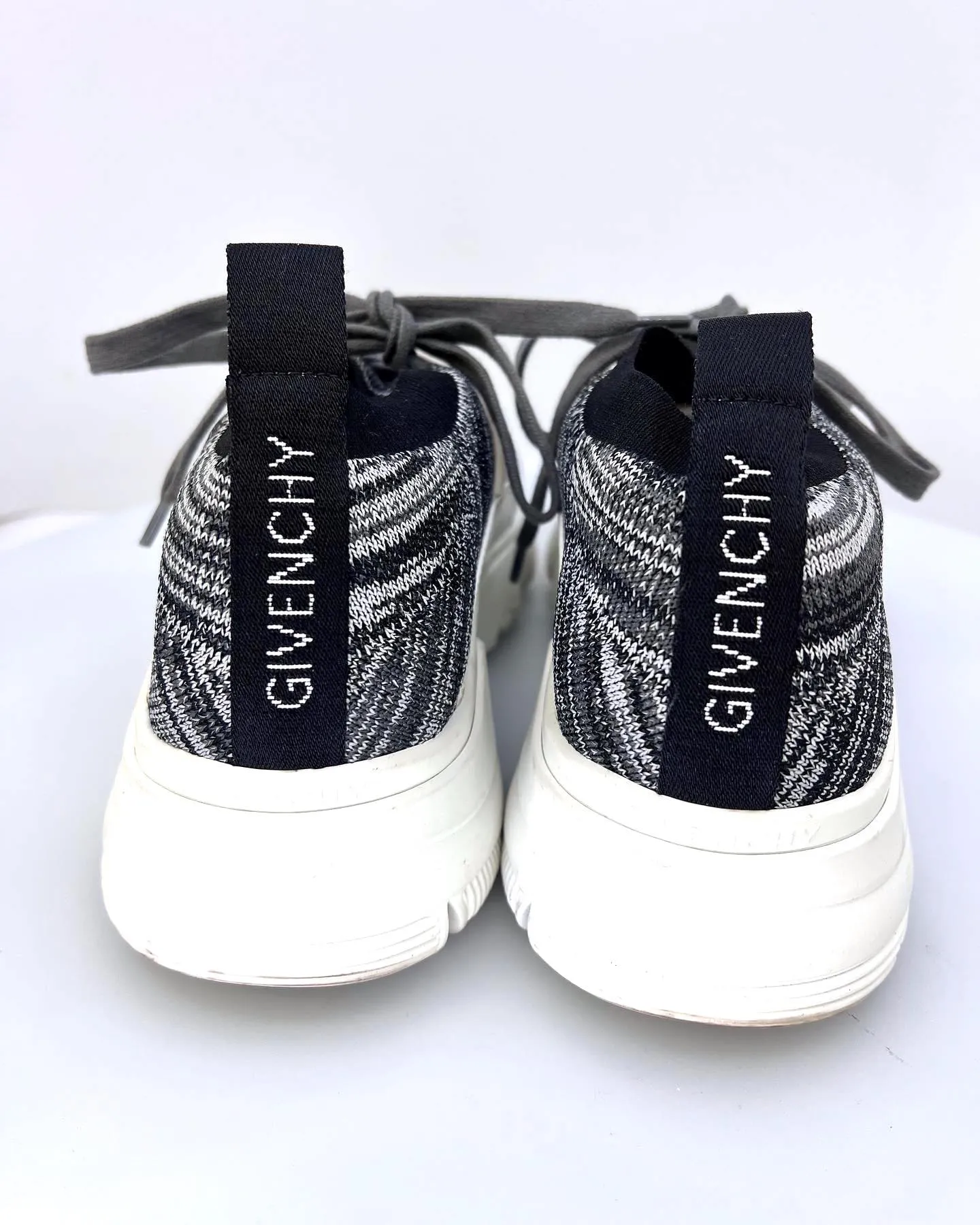 GIVENCHY JAW KNIT LOW TOP SNEAKERS