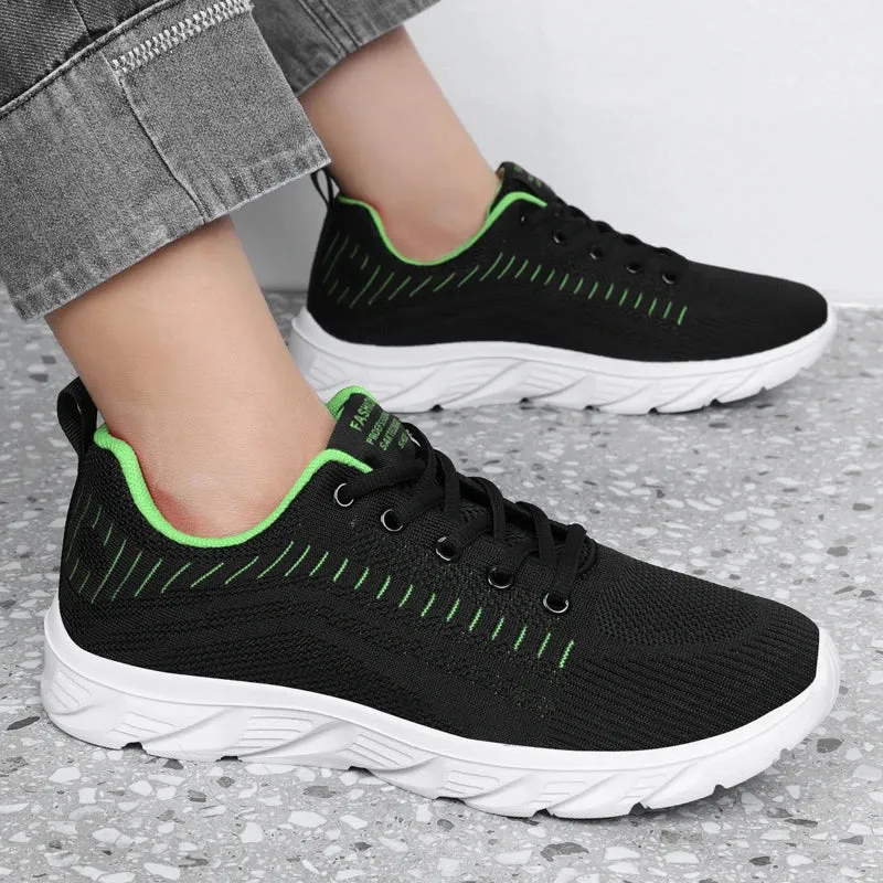 Leichte Sommerschuhe für Männer von SneakerMen
