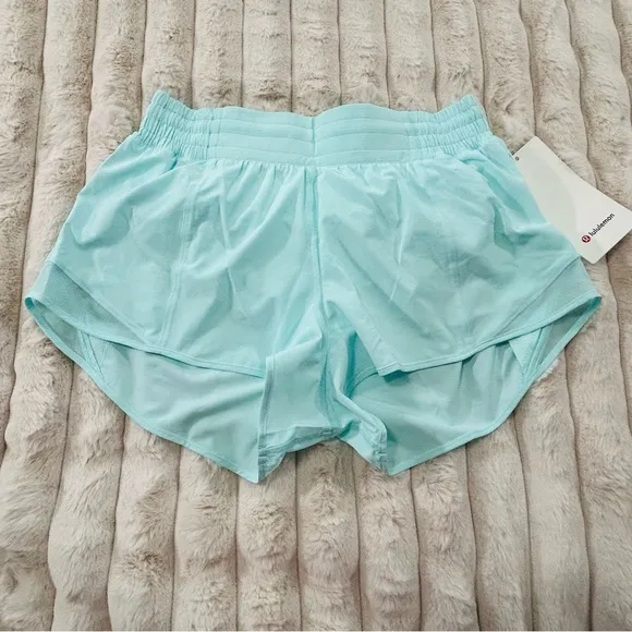 LULULEMON ATHLETICA Hotty Hot High-Rise Lined Short 2.5&quot; Ideal Mint 8 NWT LL-141