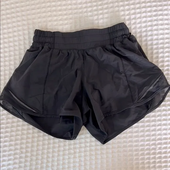 Lululemon Hotty Hot High-Rise Lined Short 4&quot; TALL Size 4