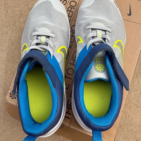 New Nike Downshifter 12 Sneakers Gray Blue - size 3Y little kids