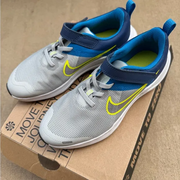 New Nike Downshifter 12 Sneakers Gray Blue - size 3Y little kids