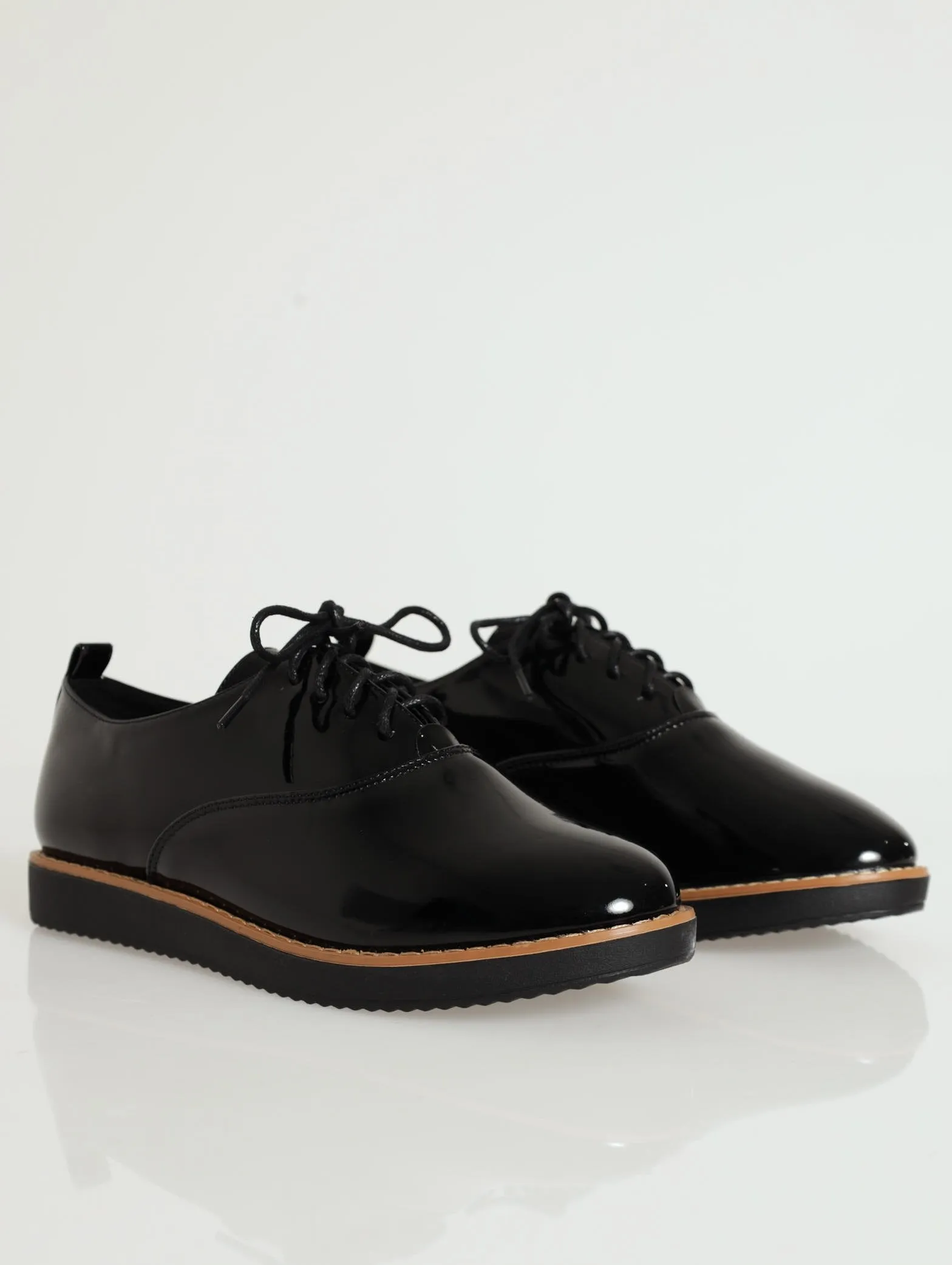 Plain Lace-Up Oxford Shoe - Black
