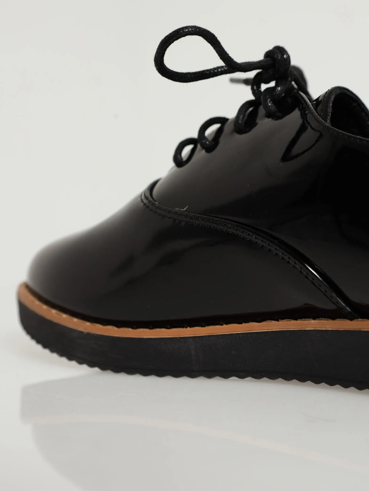 Plain Lace-Up Oxford Shoe - Black