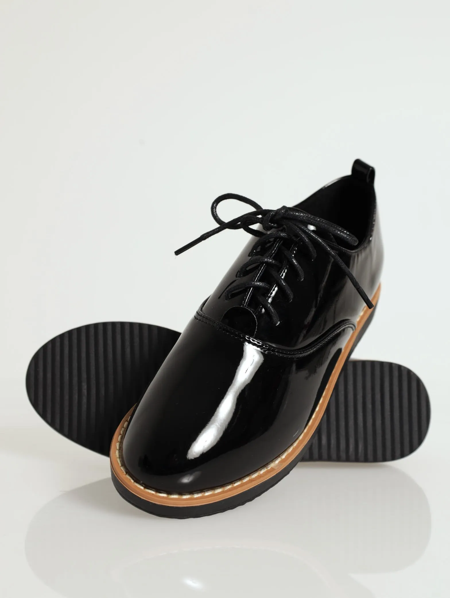Plain Lace-Up Oxford Shoe - Black