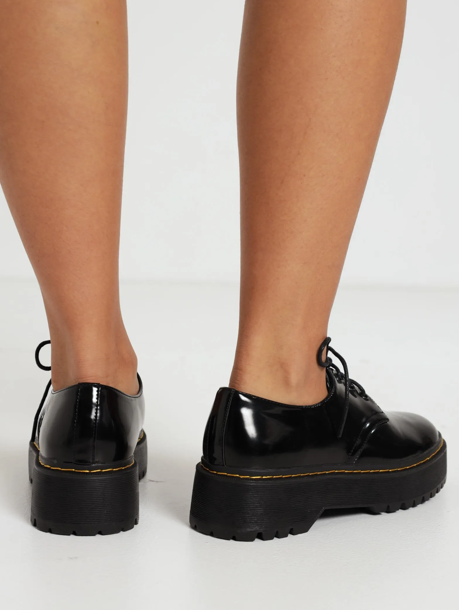 Plain Oxford Lace-Up With Stitch Detail - Black