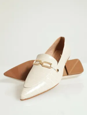 Pointed Loafer With Textured Metal Trim - Cream
