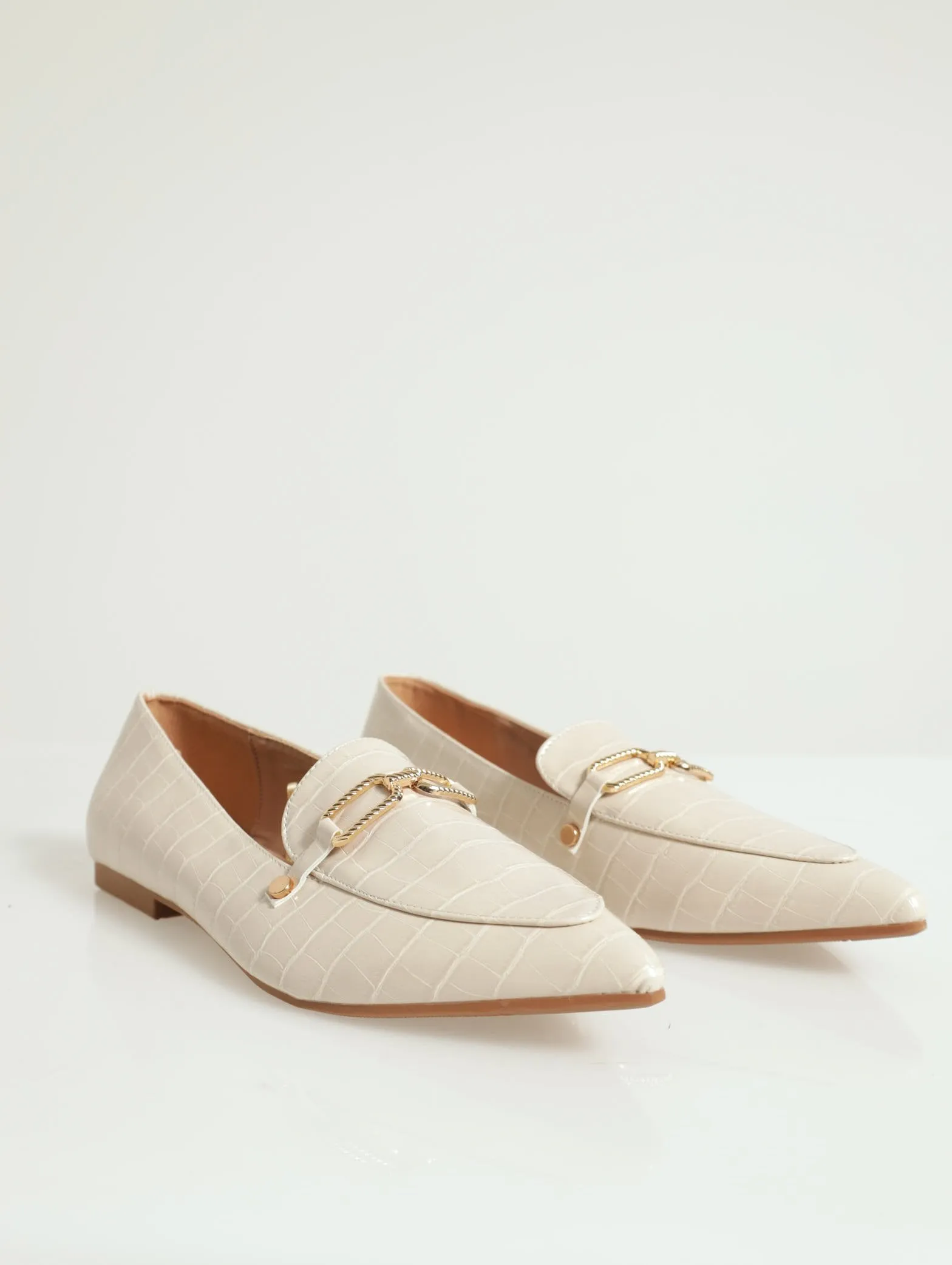 Pointed Loafer With Textured Metal Trim - Cream