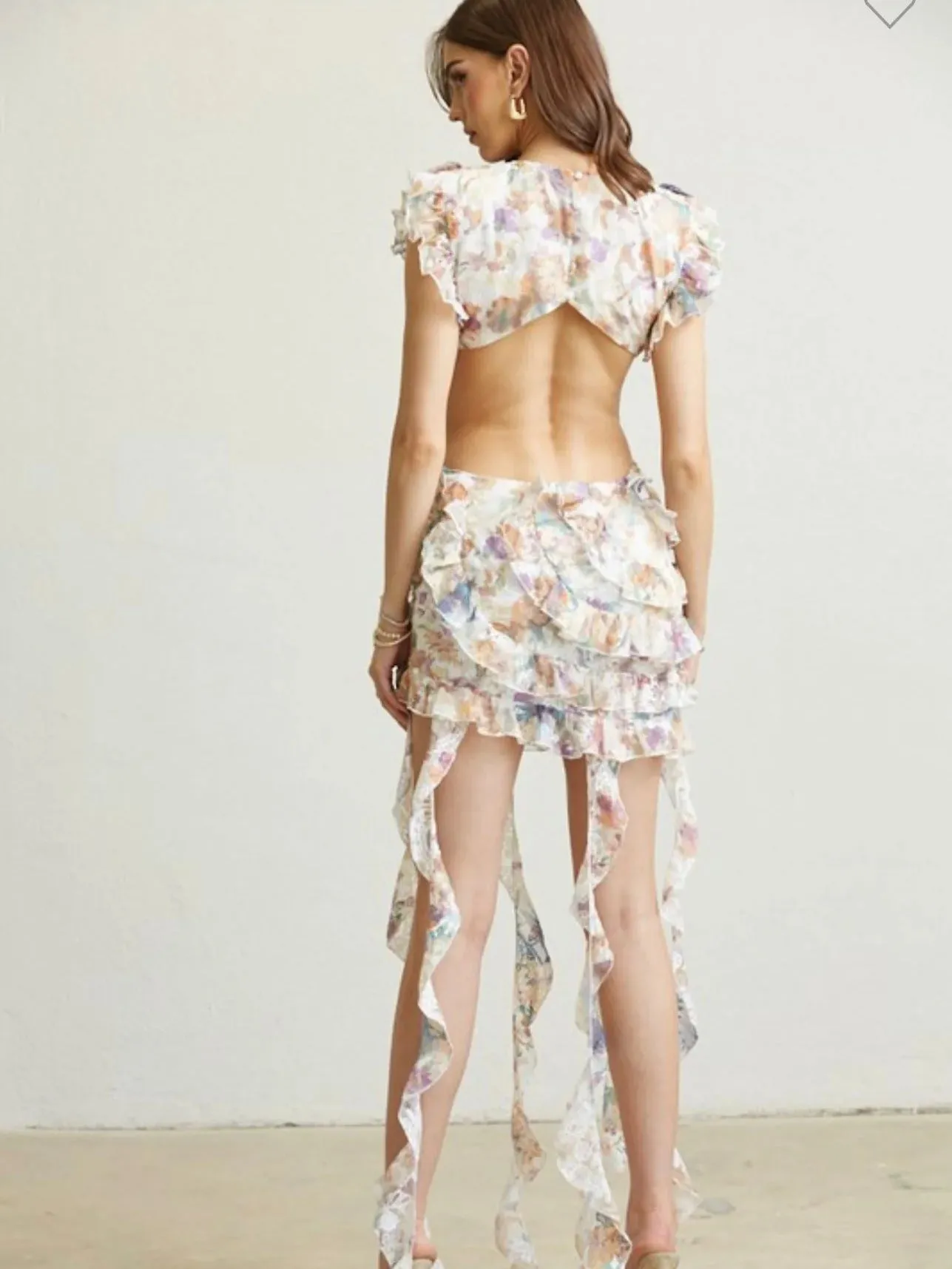 Romantic Floral Ruffle Mini Dress with Wave Edge and Cutout Details