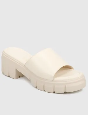 Shari Open Toe Sandals & Flip Flops (White)