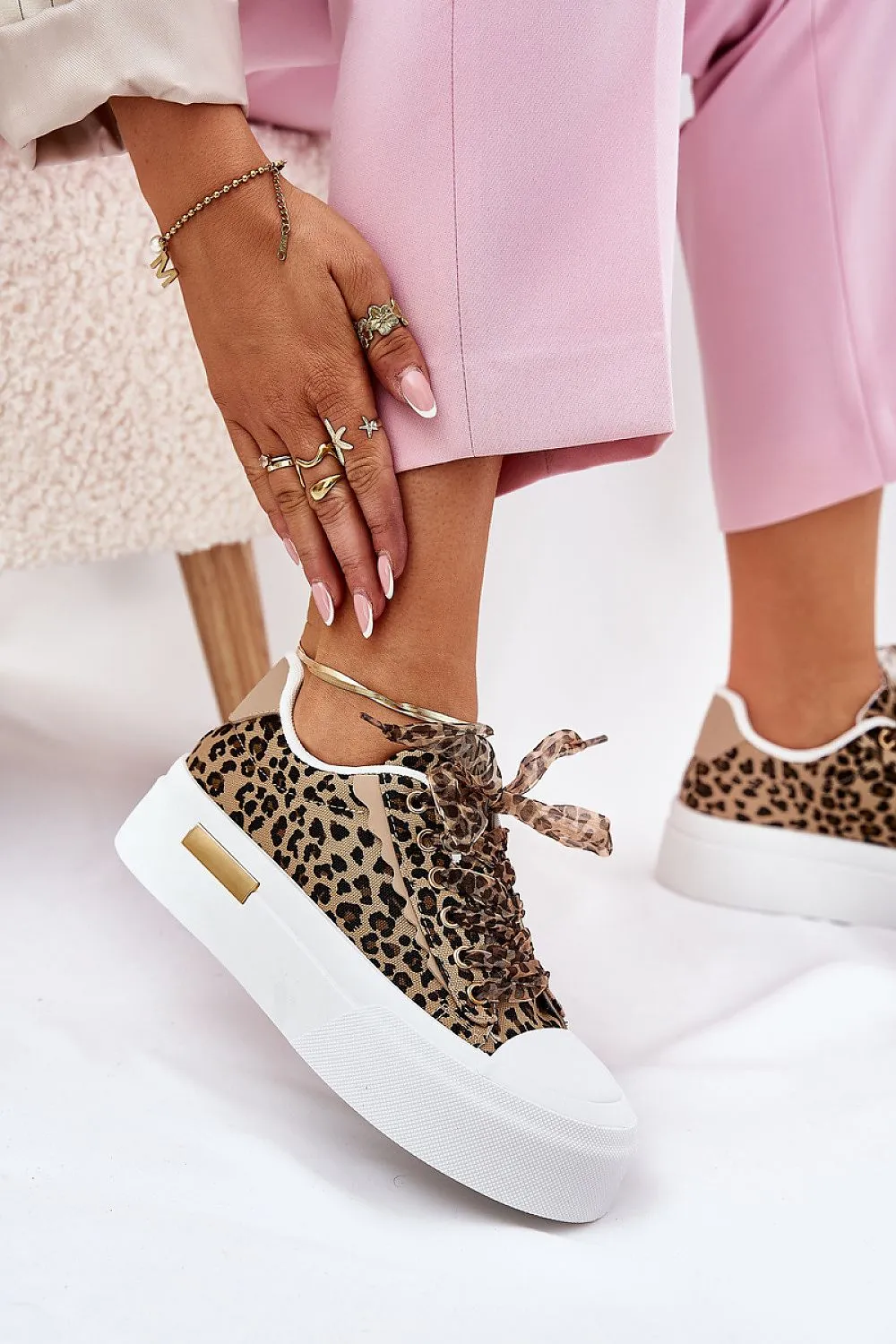 Sneakers Step in style