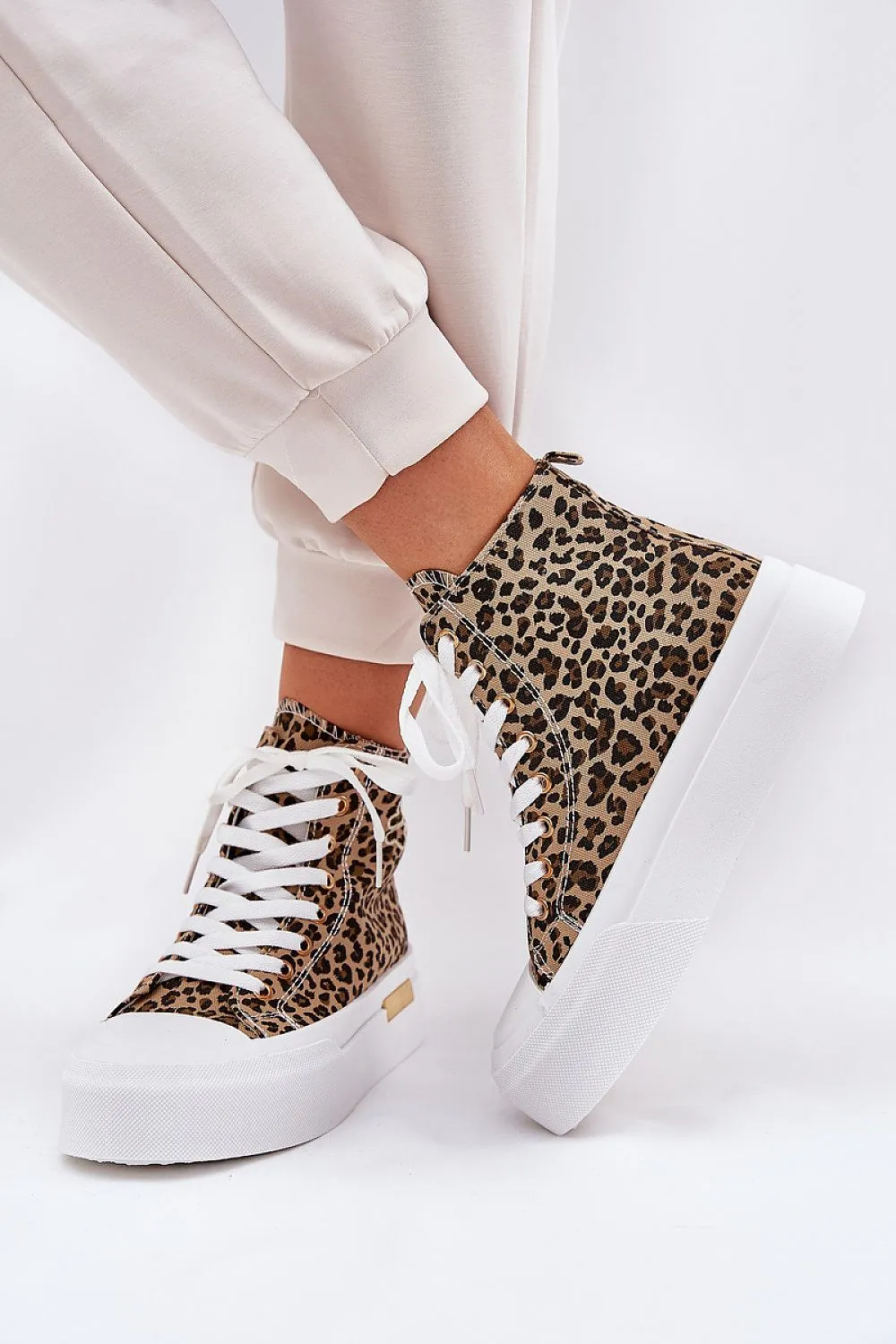 Sneakers Step in style