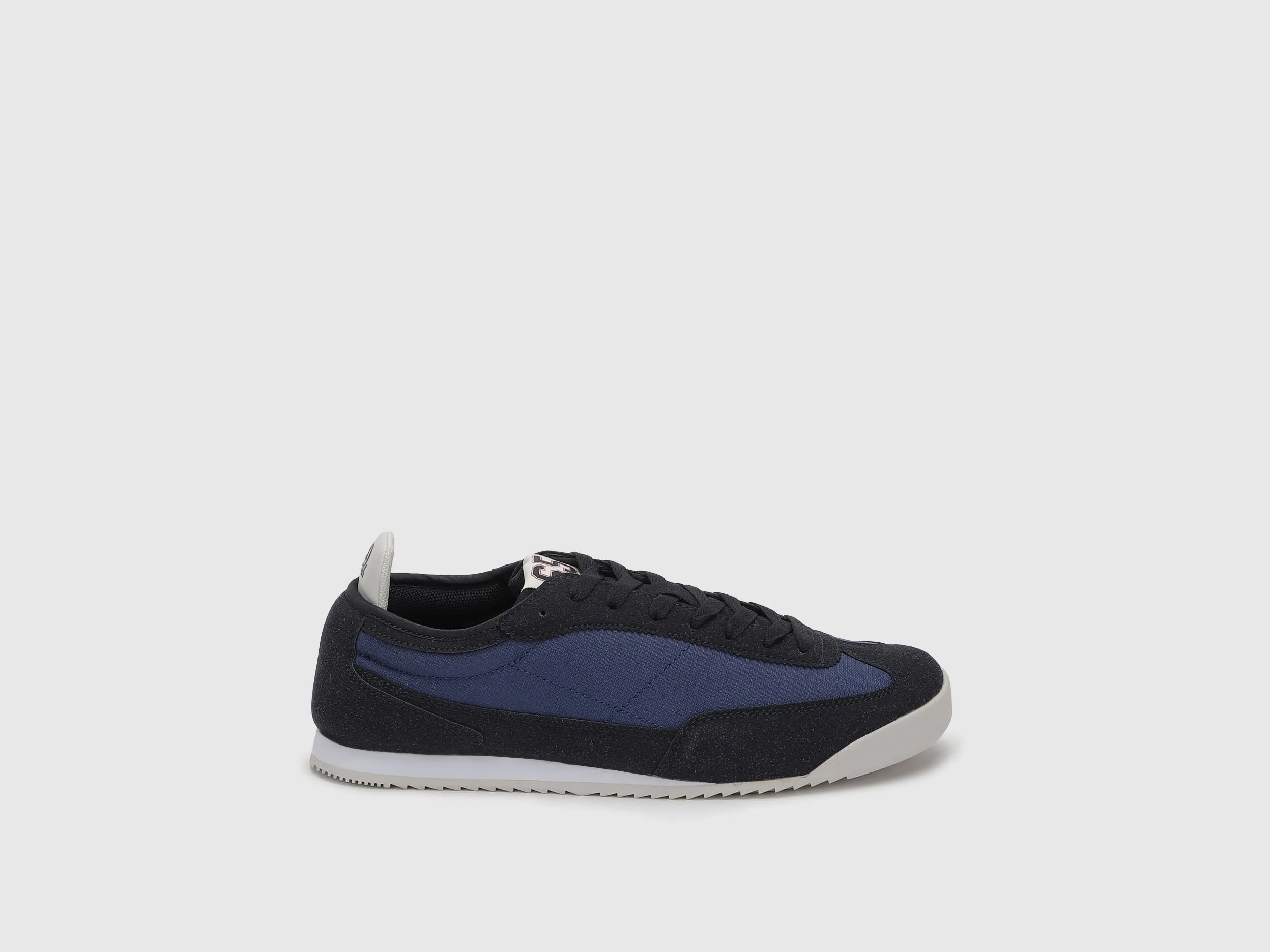 Solid Pattern Lace-Up Sneakers