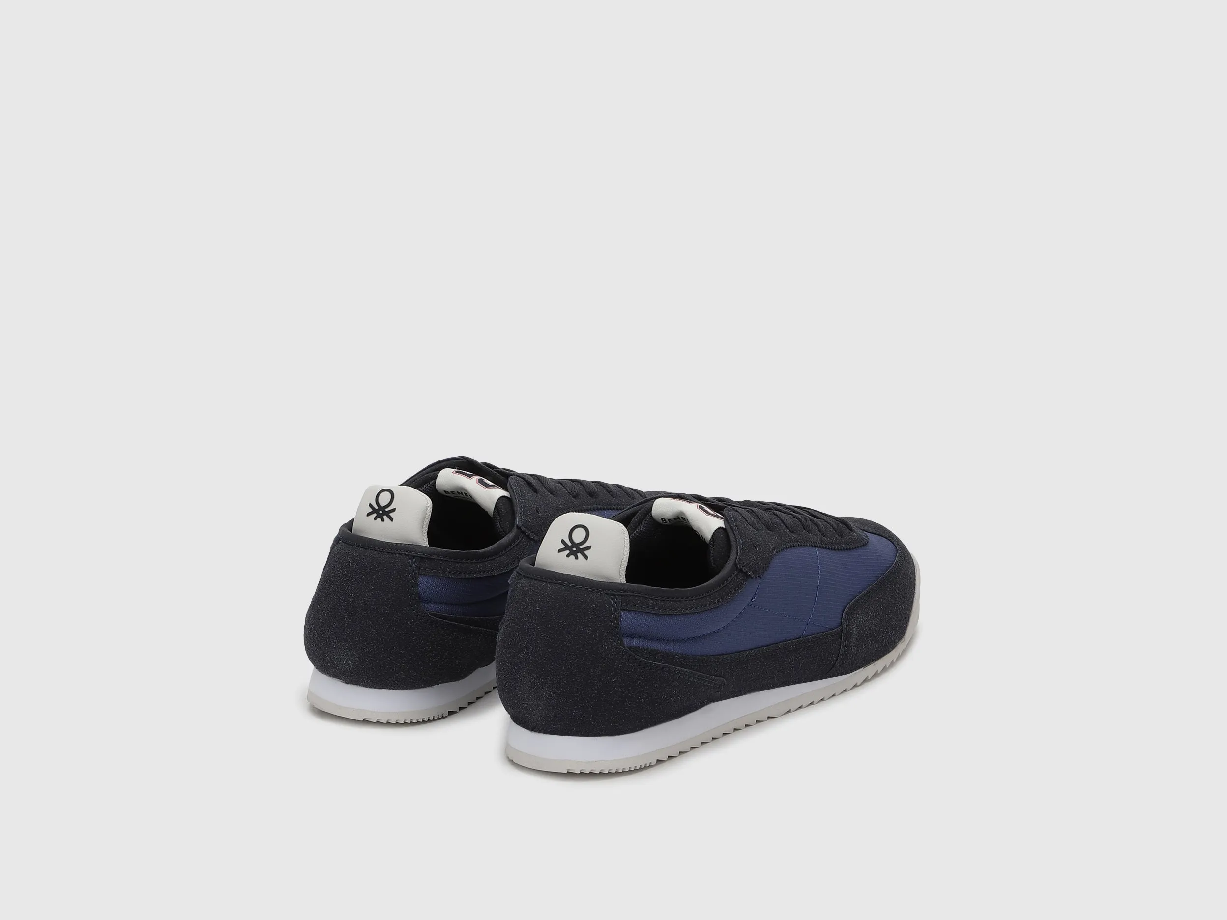 Solid Pattern Lace-Up Sneakers
