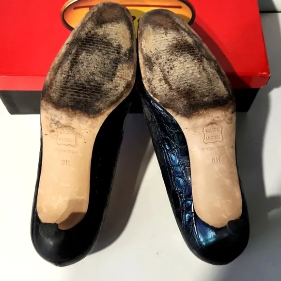 Talbots Black Leather Croc Embossed Gold Chain Detail Heels Size 8 W