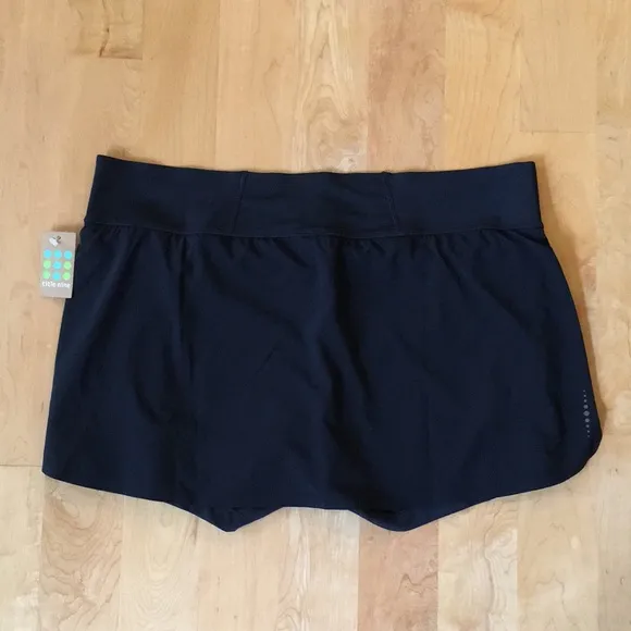 TITLE NINE | Bonded Ultralight Running Skort - Solid Black