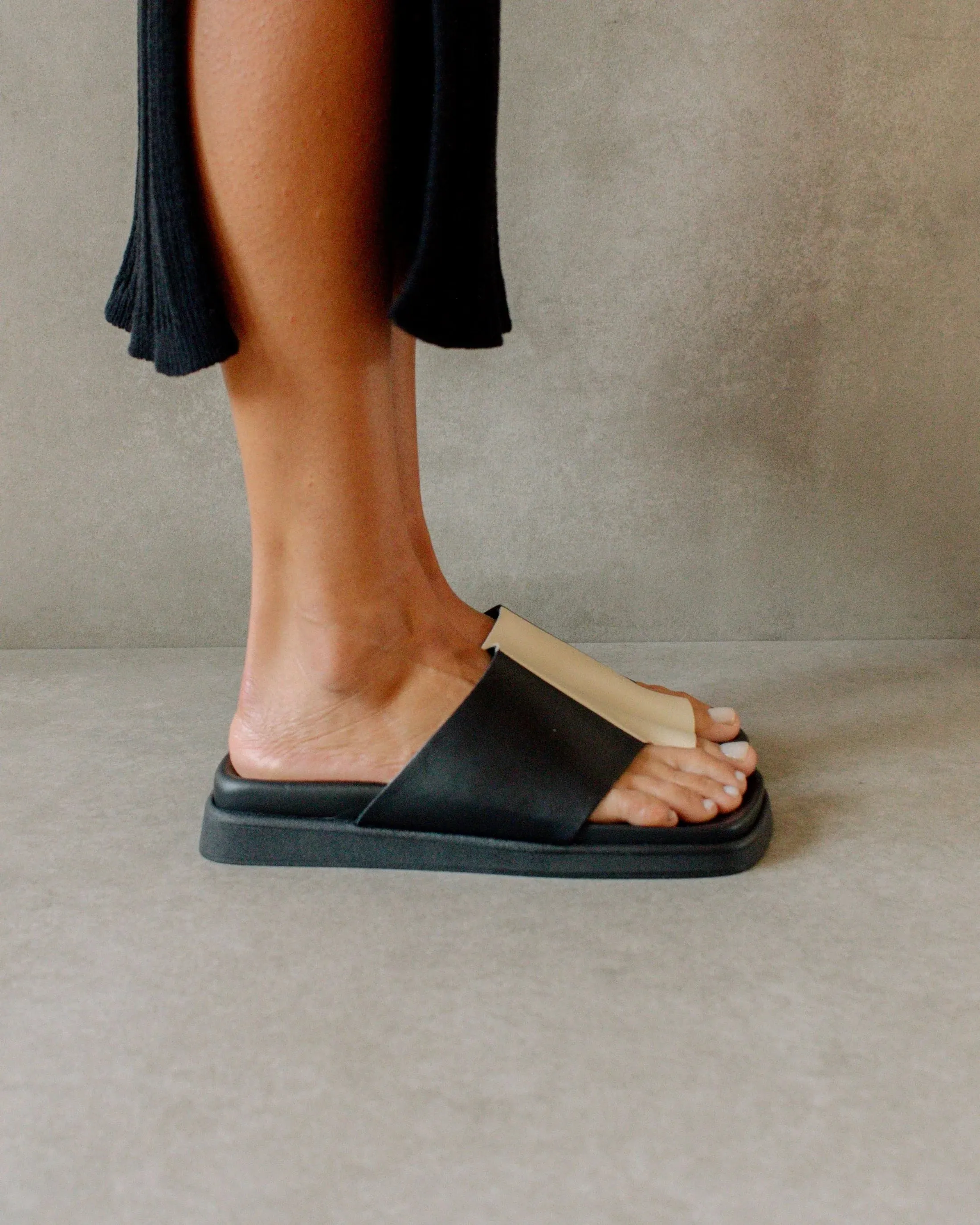 Toe Ring Flop Sandal