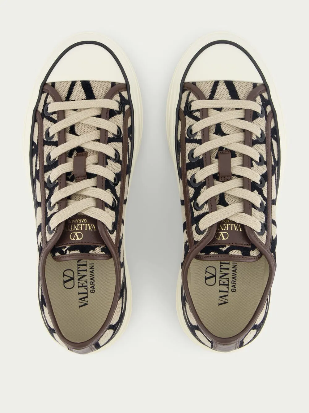 Toile Iconographe Totaloop Sneakers