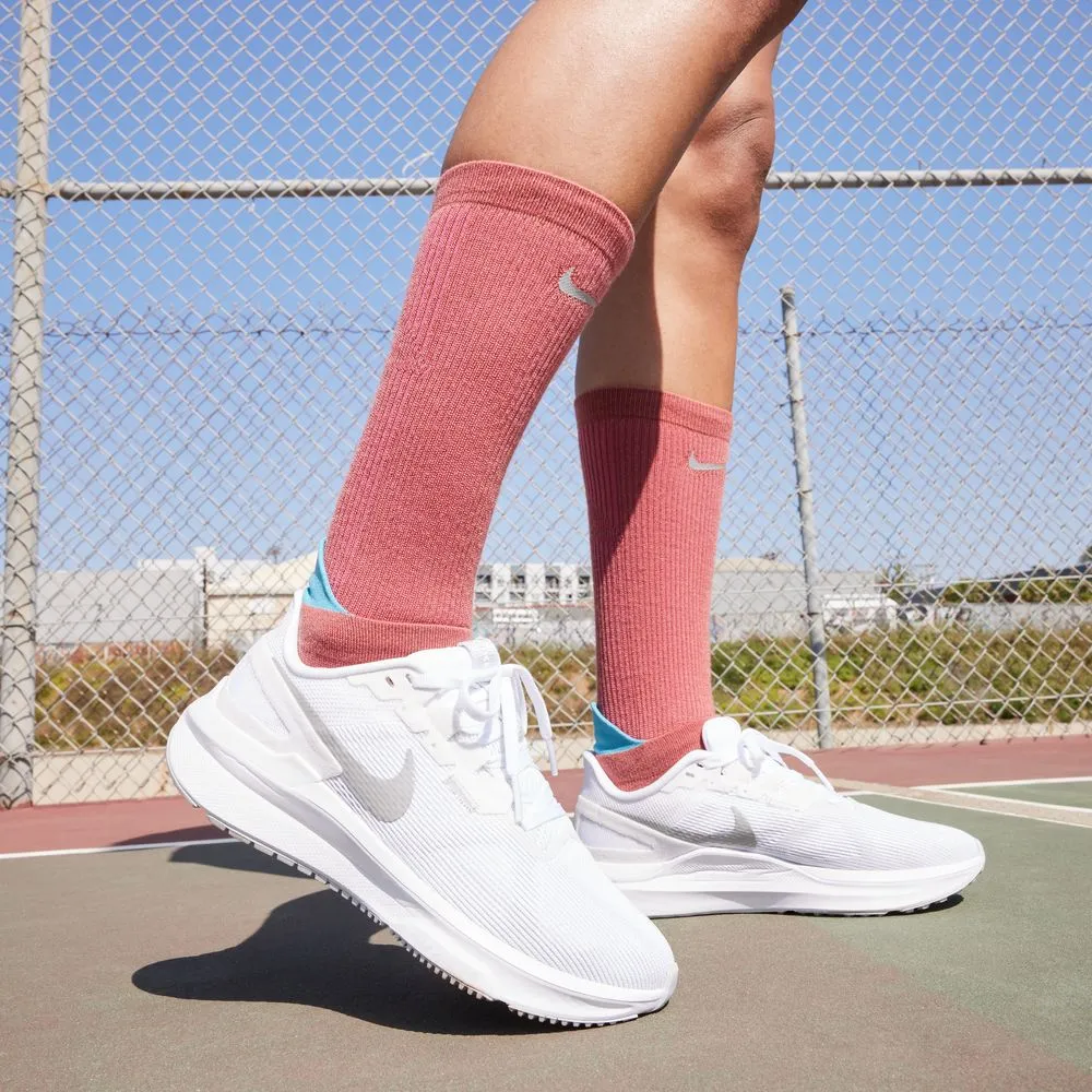 Womens Nike Structure 25