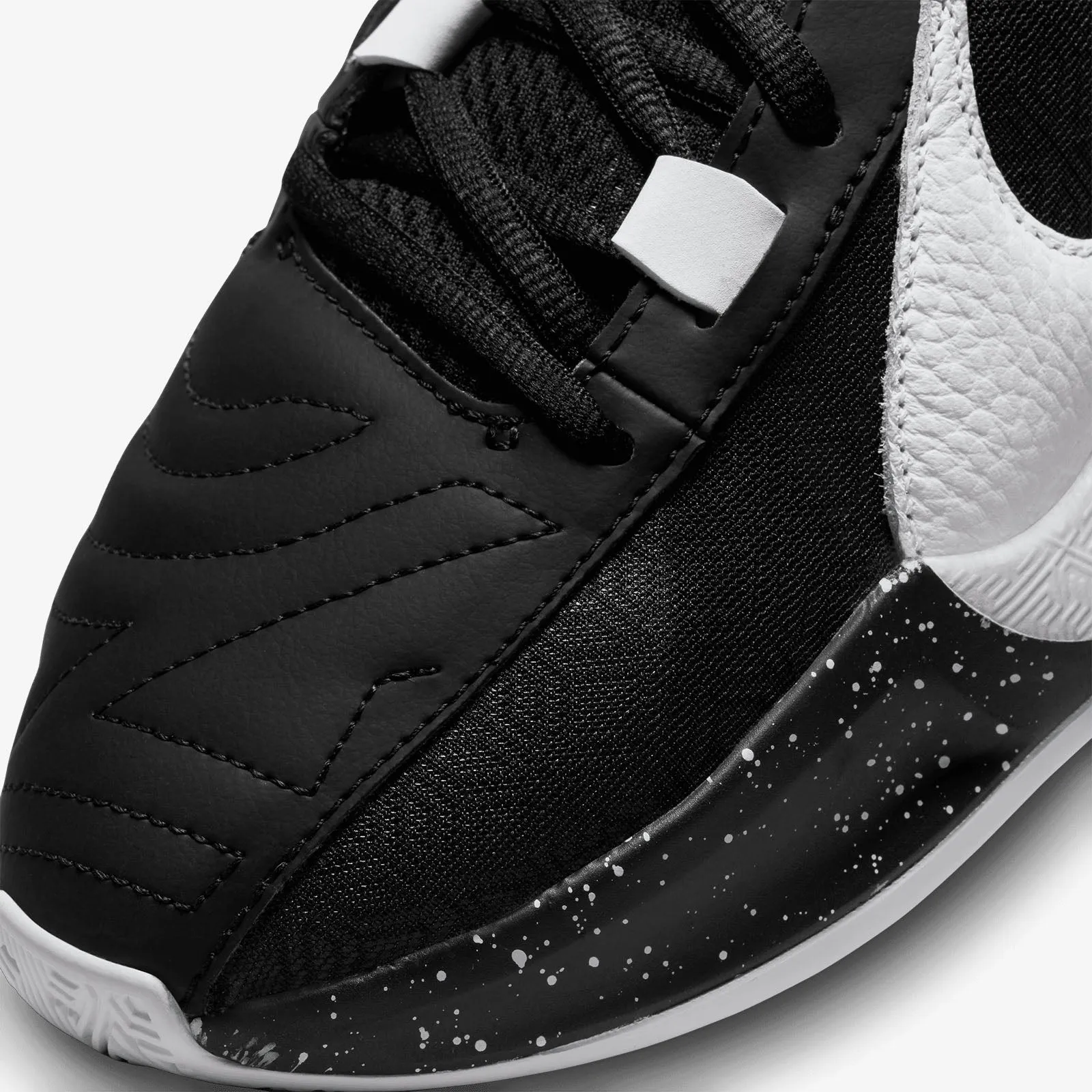 Zoom Freak 5 - Black/White